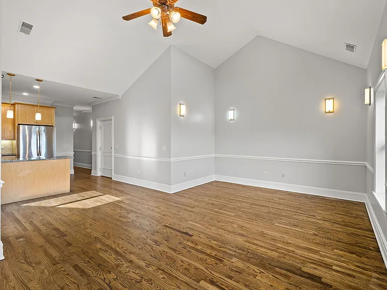924 W Dakin St #4 — Photo 8