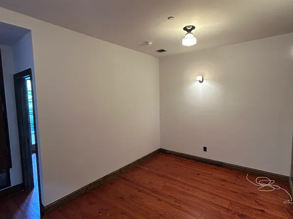 235 Kent Avenue image 5 of 14