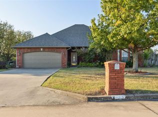 2507 Eagle View Dr, Sulphur, OK 73086
