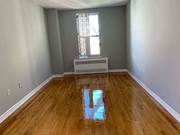 2nd image of 71 W 128th St #3RR