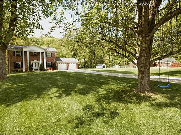 3rd image of 4 Sheridan Dr