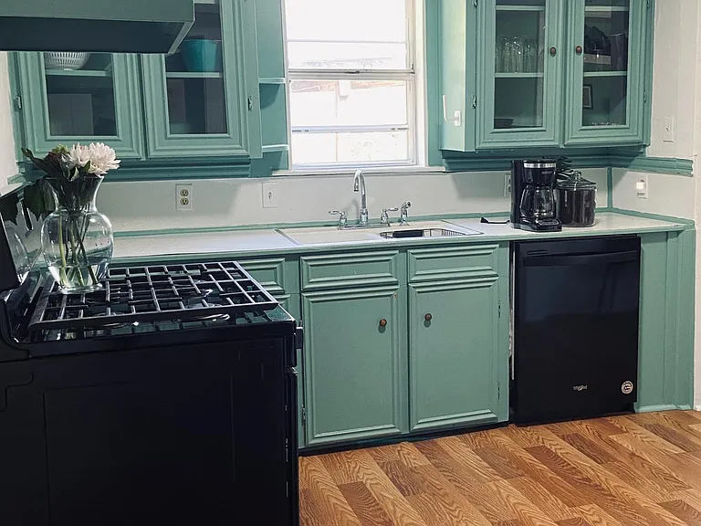Clean and Coooool Kitchen!