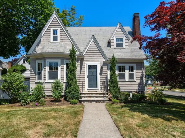 26 Keniston Rd, Melrose, MA 02176