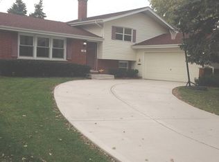 128 Tupelo Ave, Naperville, IL 60540