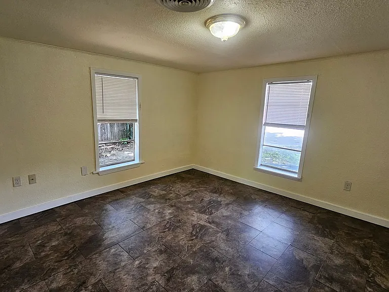 620 Uland St — Photo 14