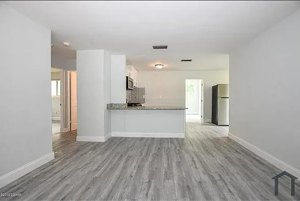 604 Hudson St — Photo 5