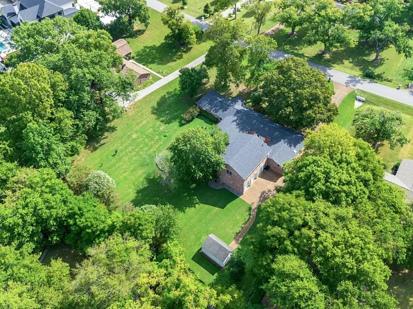 1315 Parker Pl, Brentwood, TN 37027