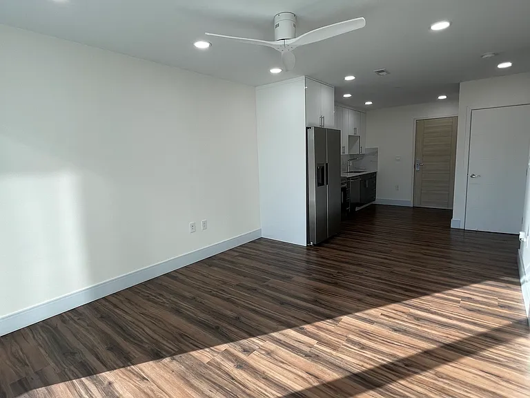 4906 Spruce St #208 — Photo 15
