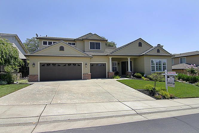 1st image of 2521 Clubhouse Dr W