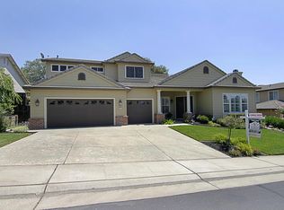 2521 Clubhouse Dr W, Rocklin, CA 95765