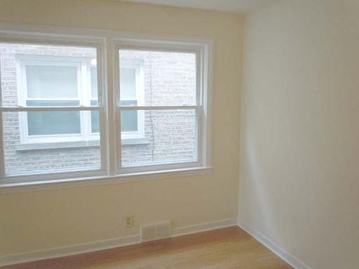 5th image of 4934 Mulford St APT 1W