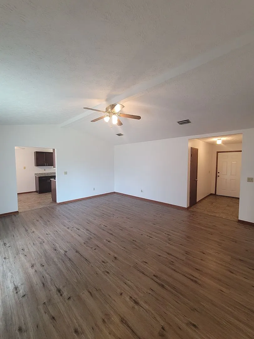 Callaway 3 bedroom 2 bath home w/2 car garage! — Photo 4
