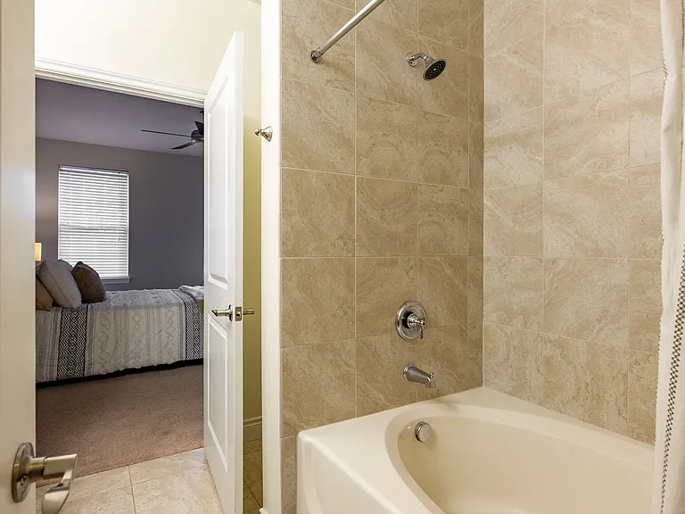 Central Park Apartments — Photo 20