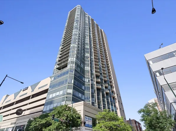 111 W Maple St APT 2012, Chicago, IL 60610