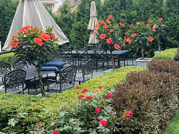 3rd image of 90 E Woodland Rd