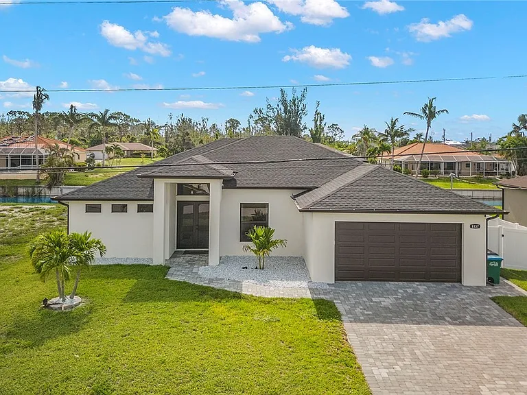1137 SW 18th Ct — Photo 30