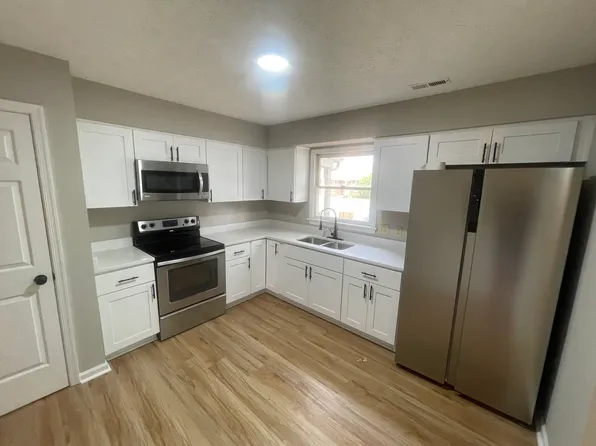 254 Loch Cir, Hampton, VA 23669