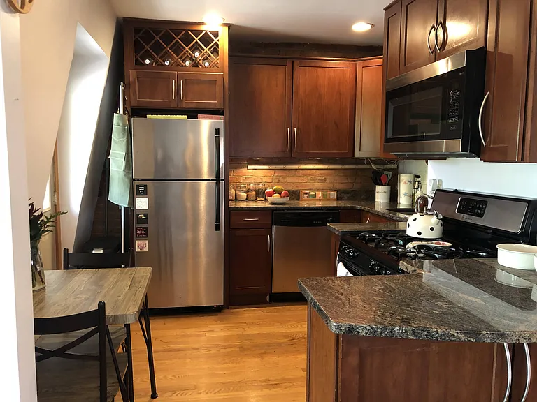 Highland Ave — Photo 1