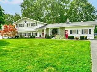 153 Gordon Dr, Rochester, NY 14626