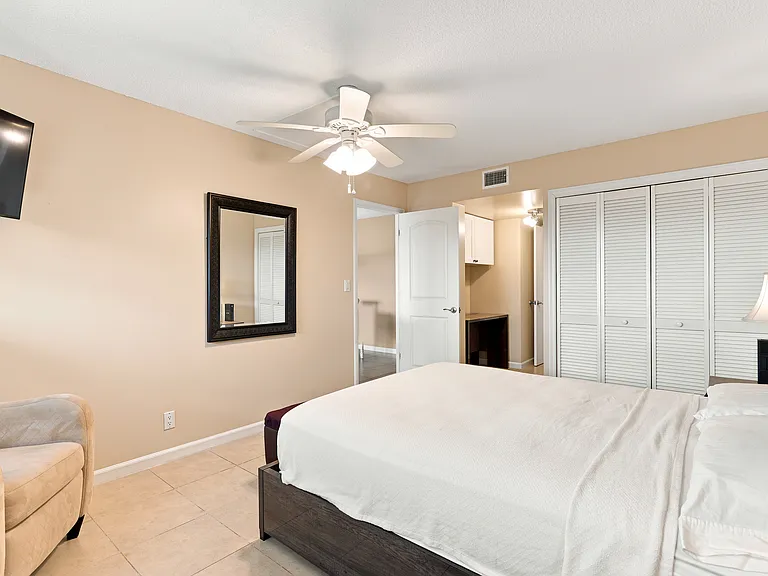 950 Hillcrest Dr #507 — Photo 6