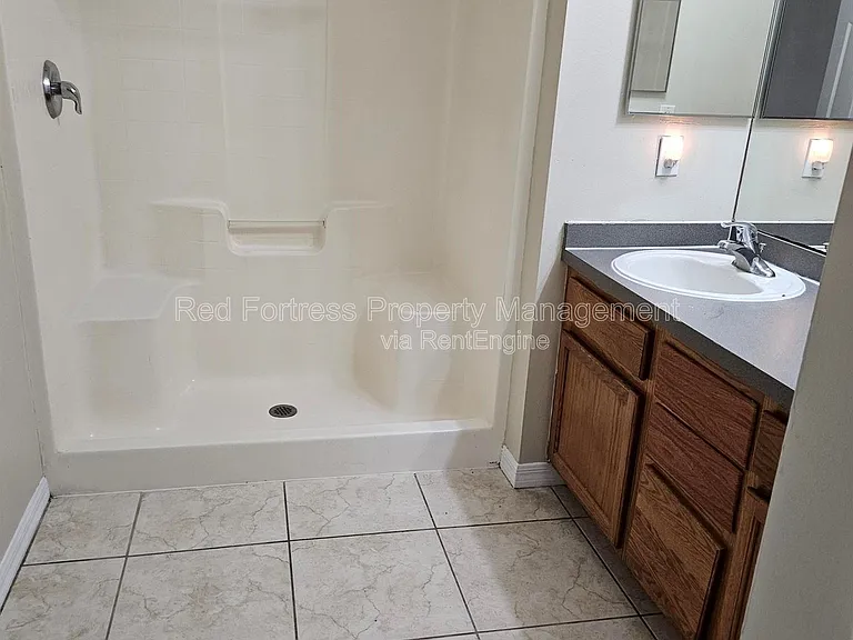 98 Milwaukee Blvd — Photo 9