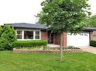 915 E Bradley Ct, Palatine, IL