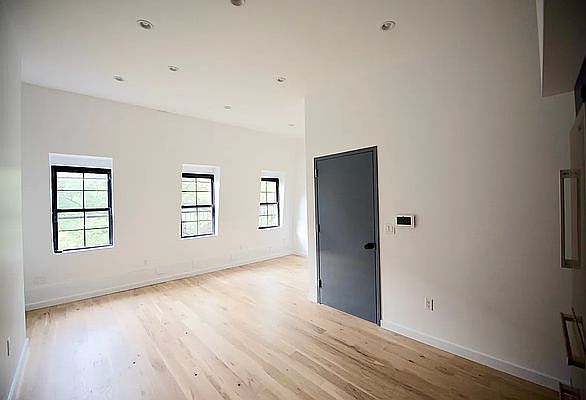 1st image of 172 Elizabeth St