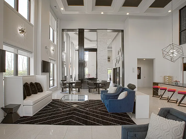 Allure Apartments — Photo 27