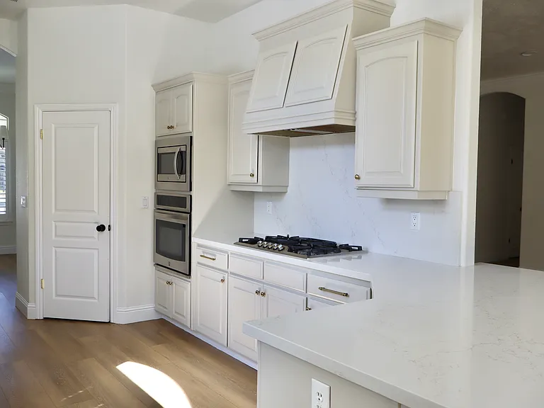 368 W Vermont Ave — Photo 4