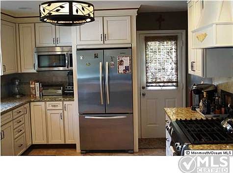 3rd image of 540 Princess Ct