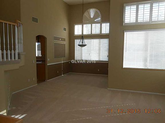3rd image of 2100 Springstead St