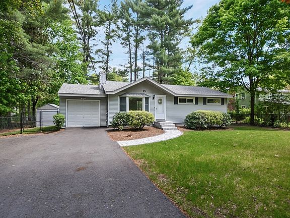 3rd image of 15 Lakeshore Dr