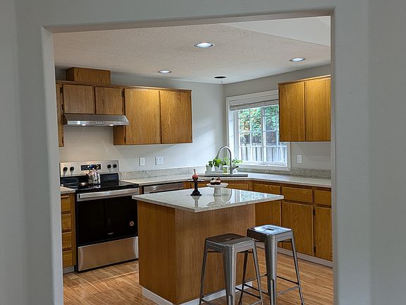 Beautiful remodeled Kitchen!