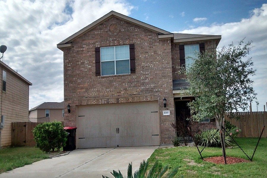 1st image of 6702 Clover Walk Ln