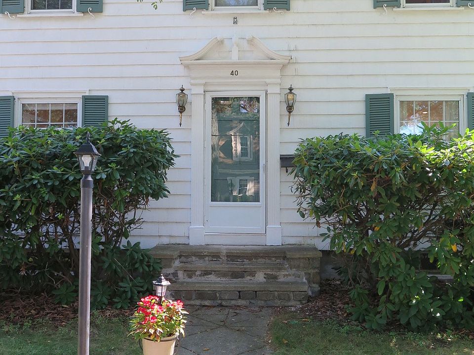 2nd image of 40 Adele Ave