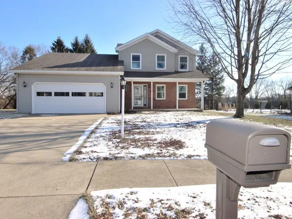 5228 N Castleberry Dr, Peoria, IL 61615