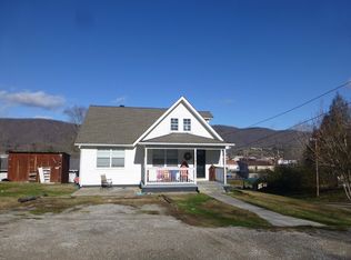 218 Water St, Jacksboro, TN 37757