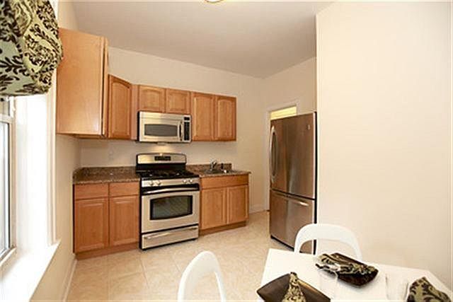 Eat in kitchen