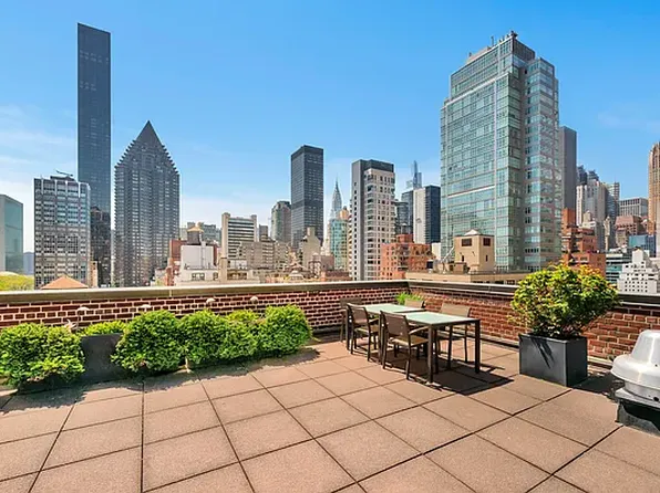 345 East 52nd Street 4K image 8 of 9