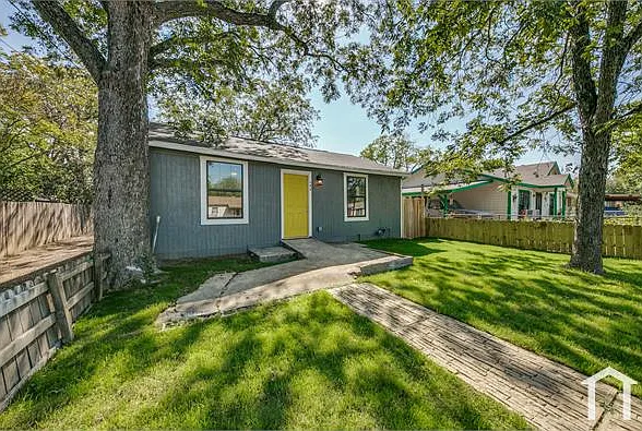4 bed, 1363 sqft, $1,800 — Photo 2