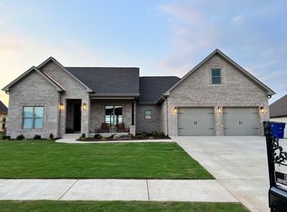 112 Chestnut Oak Dr, Florence, AL 35633