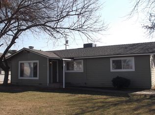 1045 W Clinton Ave, Fresno, CA 93705