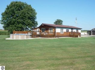 6149 Wildwood Dr, Elwell, MI 48832