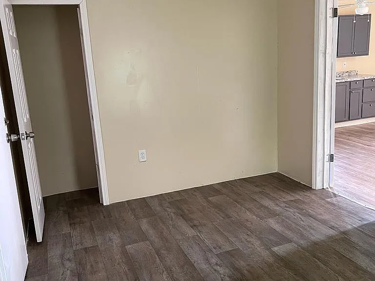 715 Hancock St — Photo 10