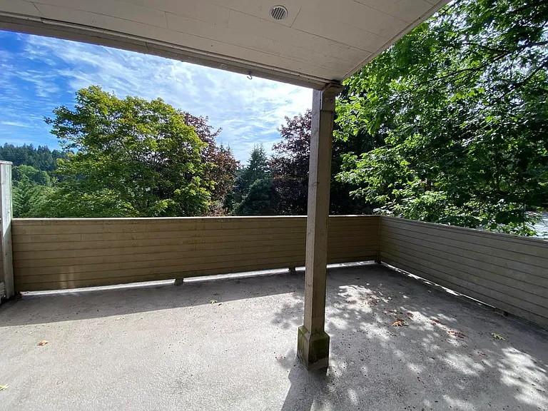 10512 NE 32nd Pl #F104 — Photo 7