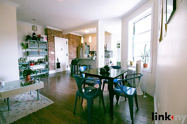 Rented by Link NY Realty | media 11