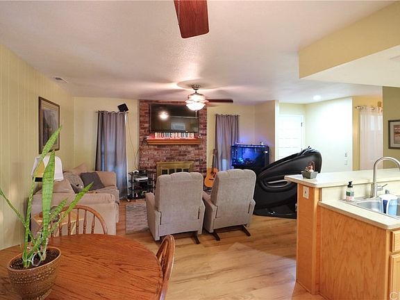 5th image of 960 W East Ave #1