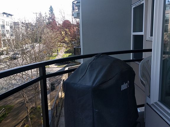2nd image of 1835 Queen Anne Ave N #19065154