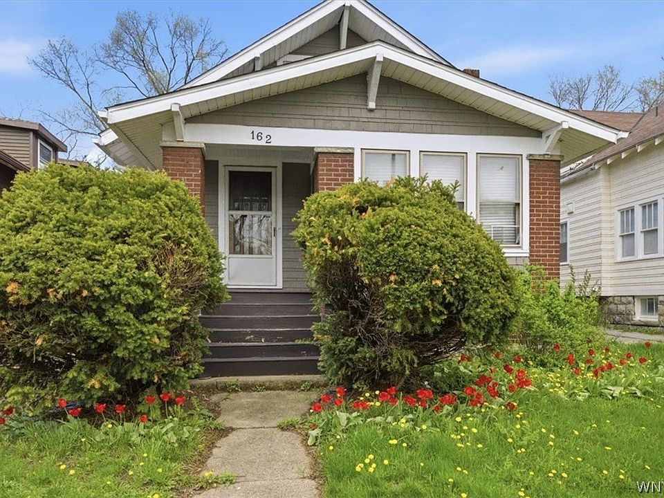 1st image of 162 Winspear Ave