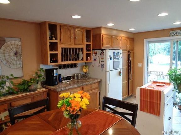 5th image of 2615 William St